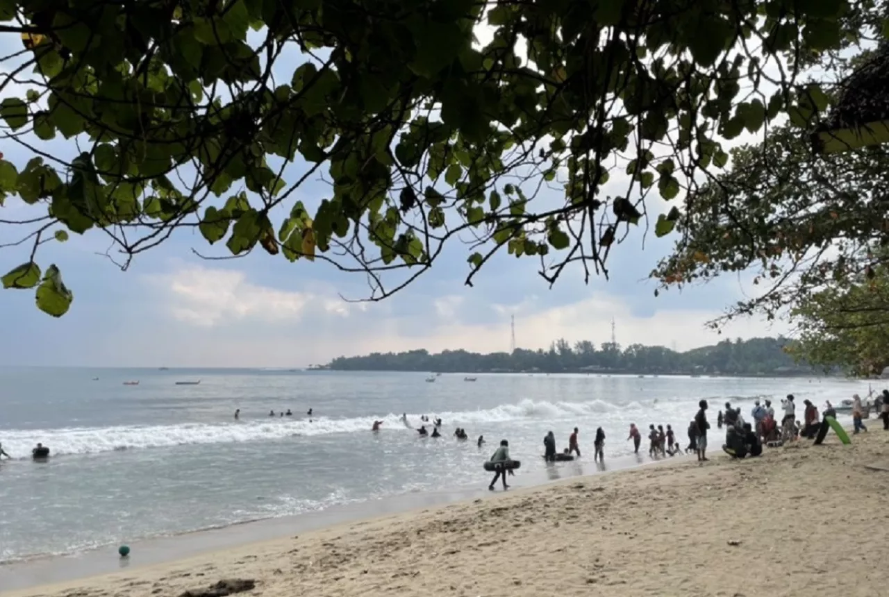 Pesona Pantai Carita Hadirkan 1001 Cerita GenPI