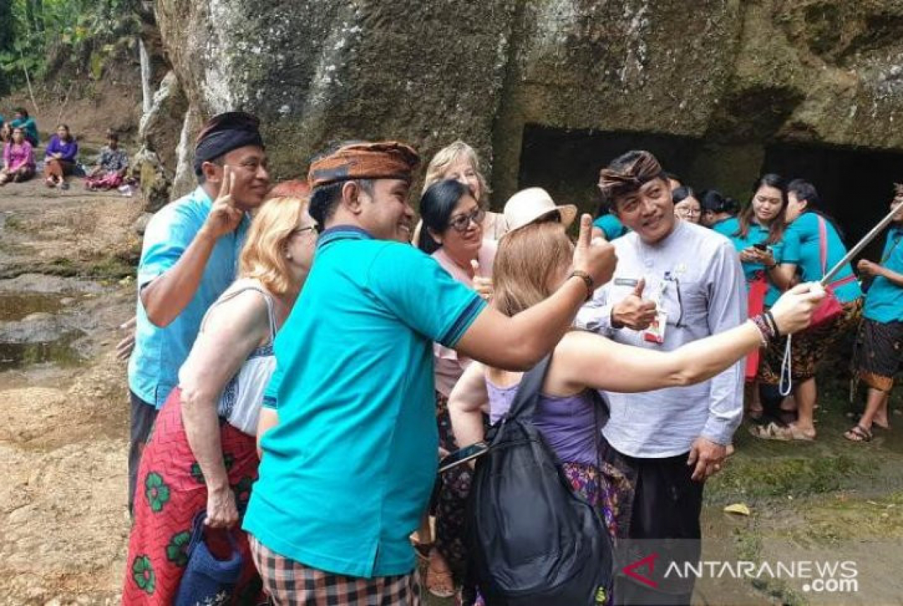 Luhut Tuduh Cara Kotor Pariwisata Bali Langgar Prokes Covid-19 - GenPI.co BALI