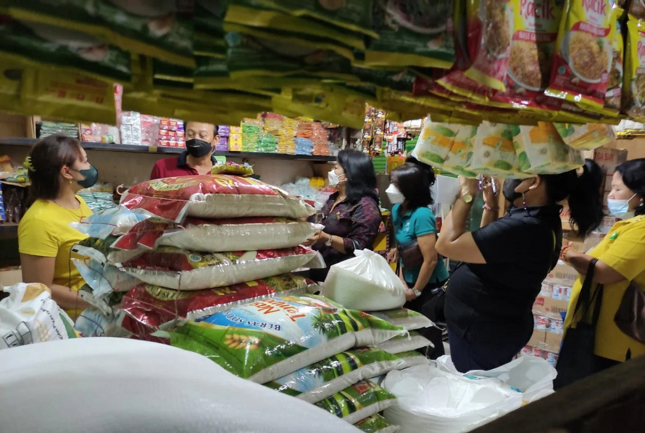 Minyak Goreng Mahal di Pasar Denpasar, Disperindag Beri Kecaman - GenPI.co BALI
