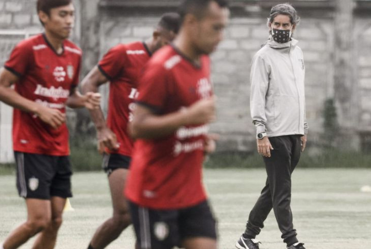 Liga 1: Lawan Madura, Teco Nafsu Bali United Tinggalkan Persib - GenPI.co BALI