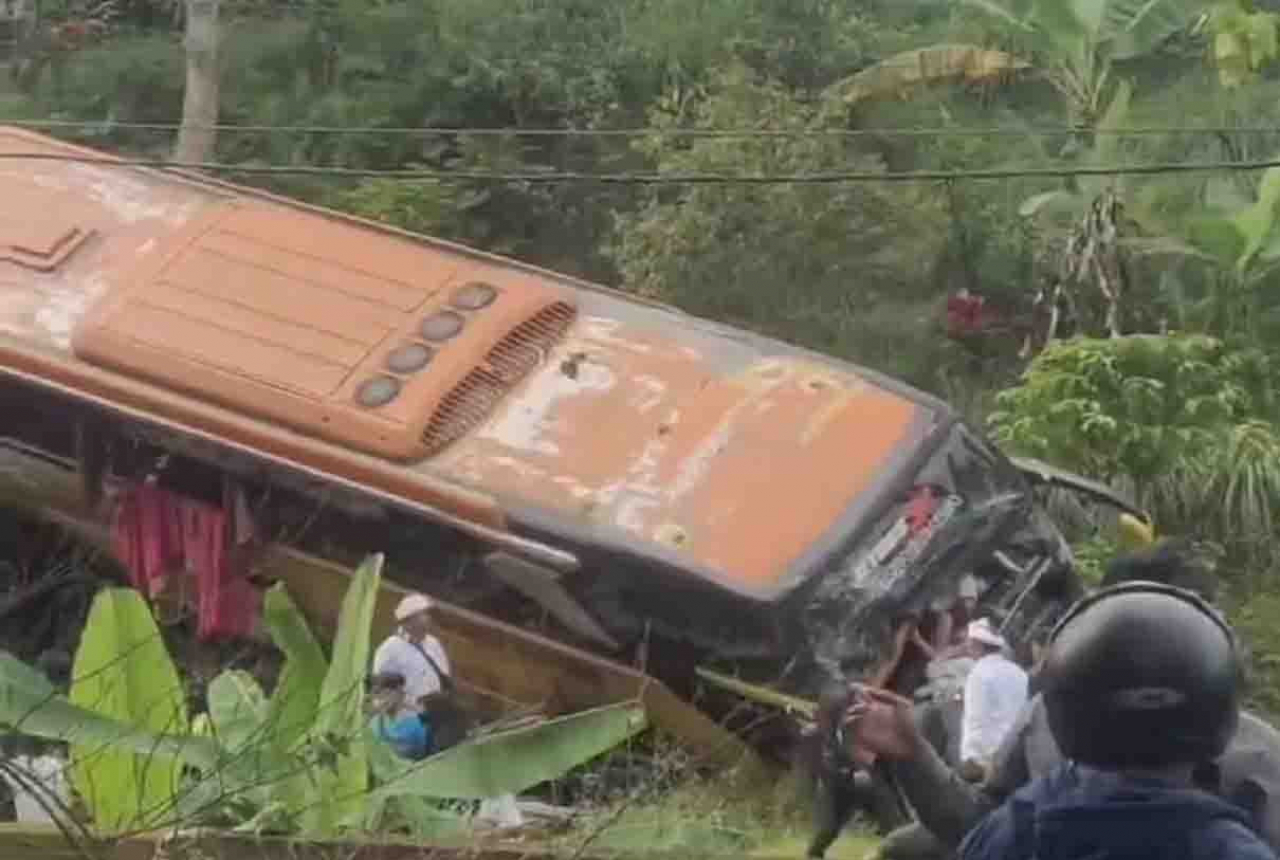Kecelakaan Tabanan, Bus SMP Labschool Unesa 2 Tewaskan 1 Orang - GenPI.co BALI