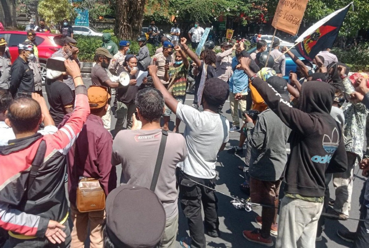 Heboh Demo di Renon Bali, Ini 24 Tuntutan Mahasiswa Papua - GenPI.co BALI