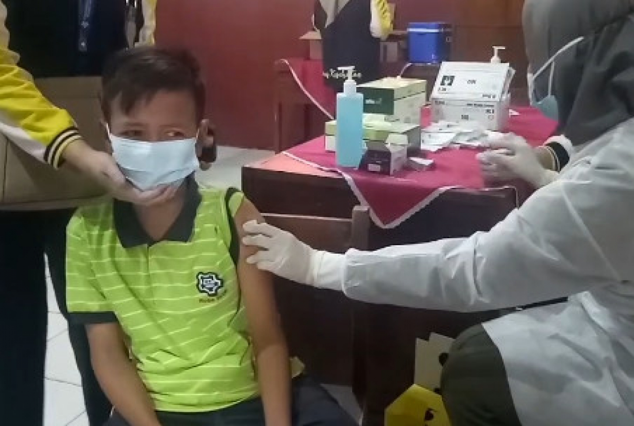 Orang Tua Wajib Vaksin Jadi Syarat PTM Sekolah Dasar di Tangerang - GenPI.co BANTEN