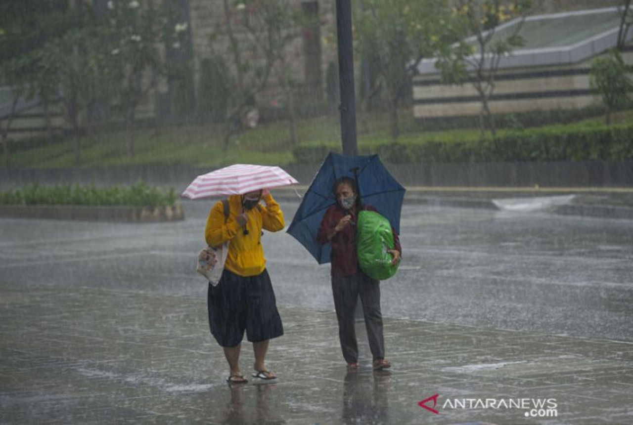 BMKG Berikan Peringatan Dini Hujan Sedang-Lebat Pada Siang Hari - GenPI.co BANTEN