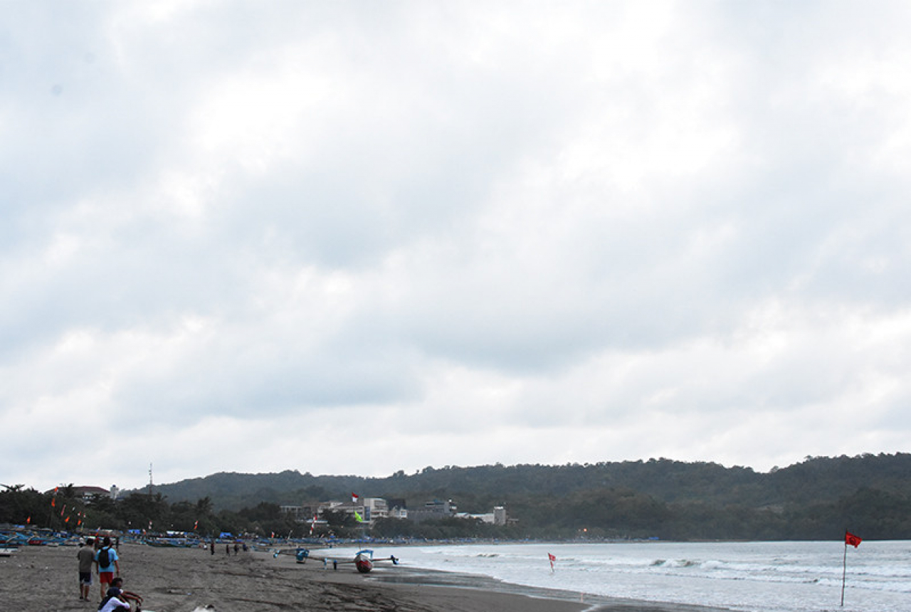 Pantai Pangandaran Jadi Favorit Wisatawan Saat Libur Lebaran 2022 - GenPI.co JABAR