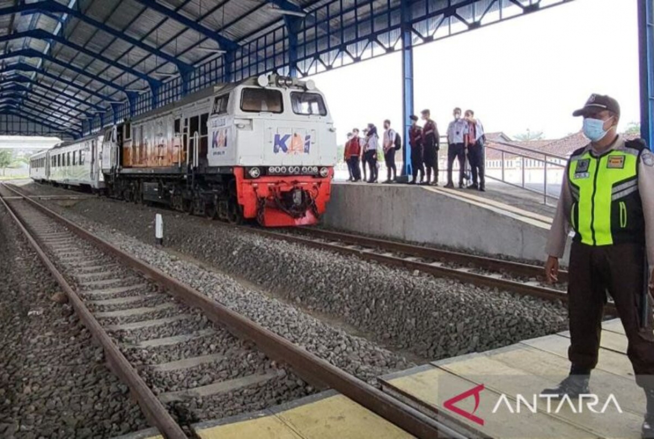Jadwal, Kelas, dan Harga Tiket Kereta Api Bandung - Yogyakarta - GenPI.co JABAR