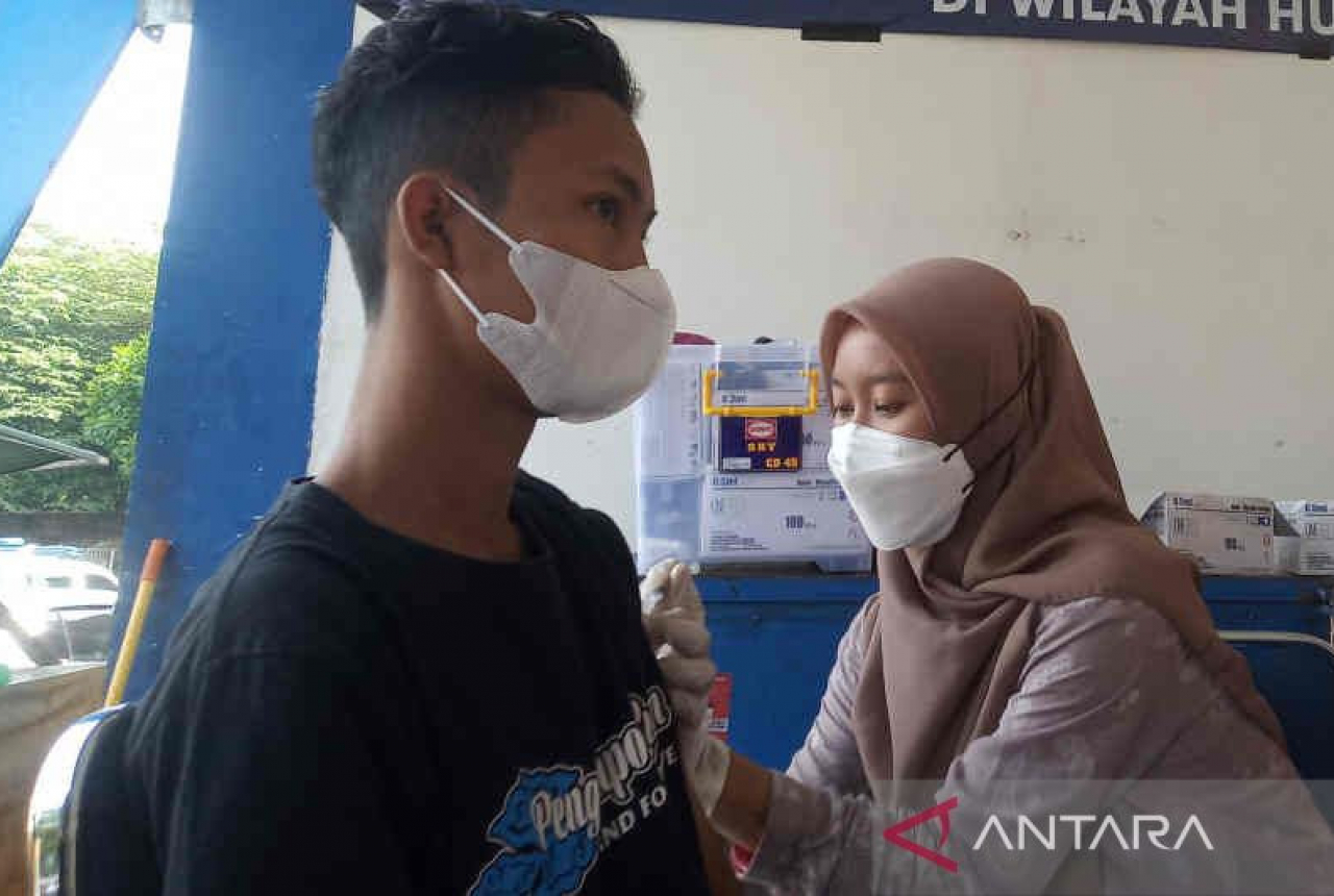 Vaksinasi Booster di Kabupaten Cirebon Capaiannya Luar Biasa - GenPI.co JABAR