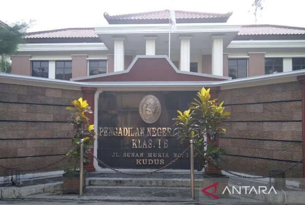 Uang Nasabah Hilang Rp5,8 M, Bank di Kudus Wajib Ganti Rugi - GenPI.co JATENG