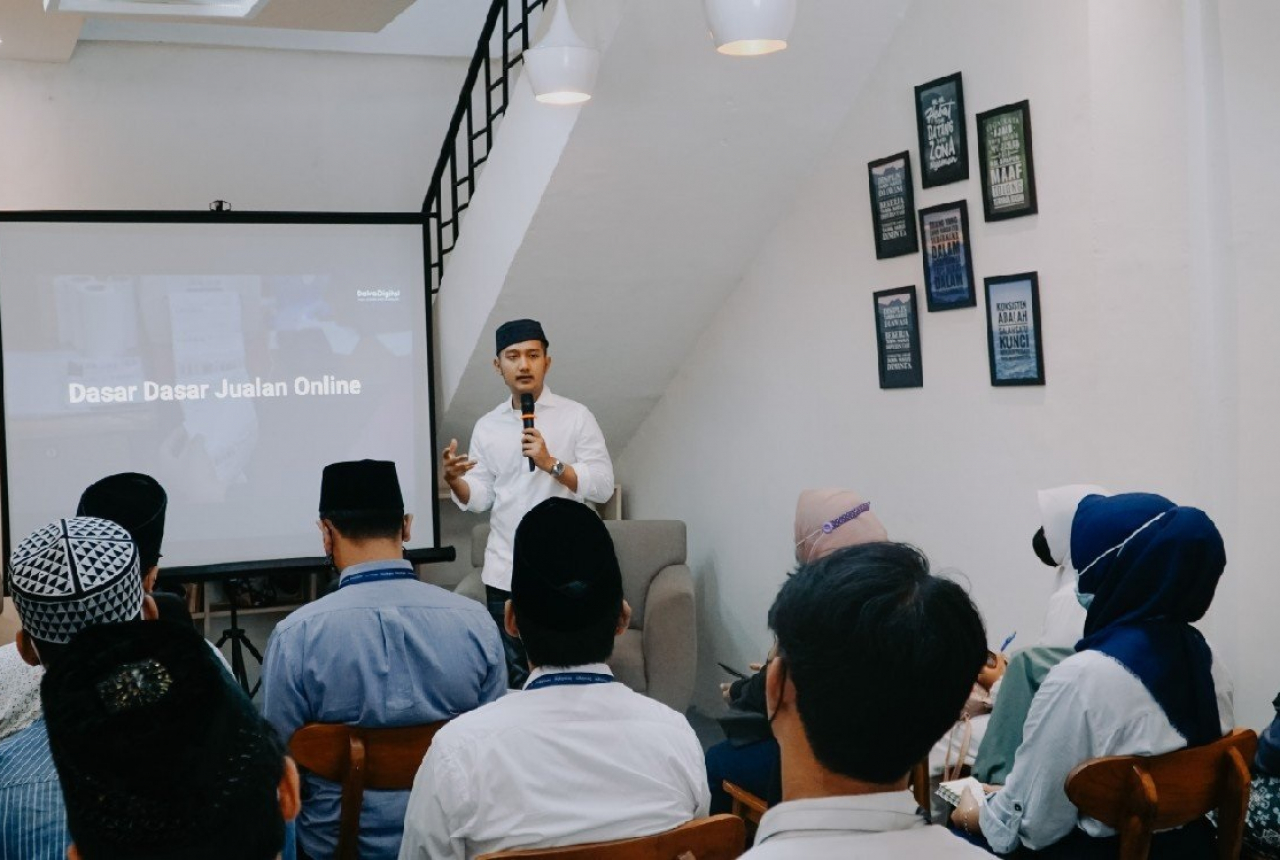 Crazy Rich Surabaya Bocorkan Kunci Marketing Digital ke Santri - GenPI.co JATIM