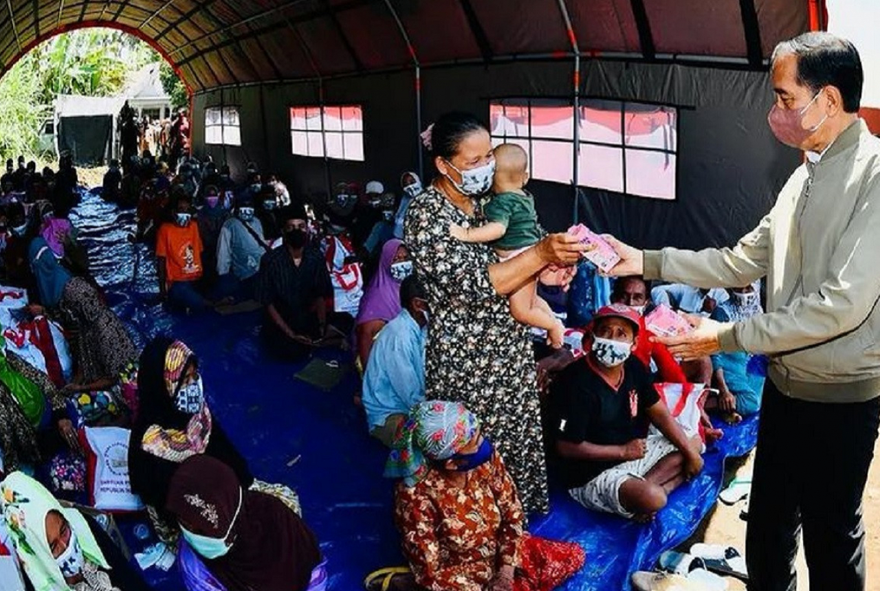Jokowi Sebut 2000 Rumah di Lereng Gunung Semeru Perlu Direlokasi - GenPI.co JATIM