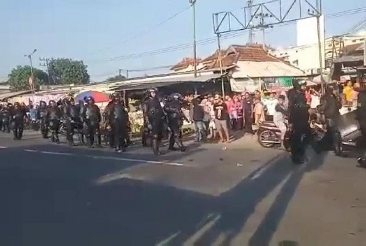 Penangkapan MSAT di Jombang Diwarnai Bentrokan, Ada yang Terluka - GenPI.co JATIM