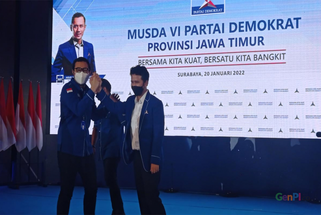 Emil dan Bayu Jabat Tangan, AHY Beri Pesan ke Kader Demokrat - GenPI.co JATIM