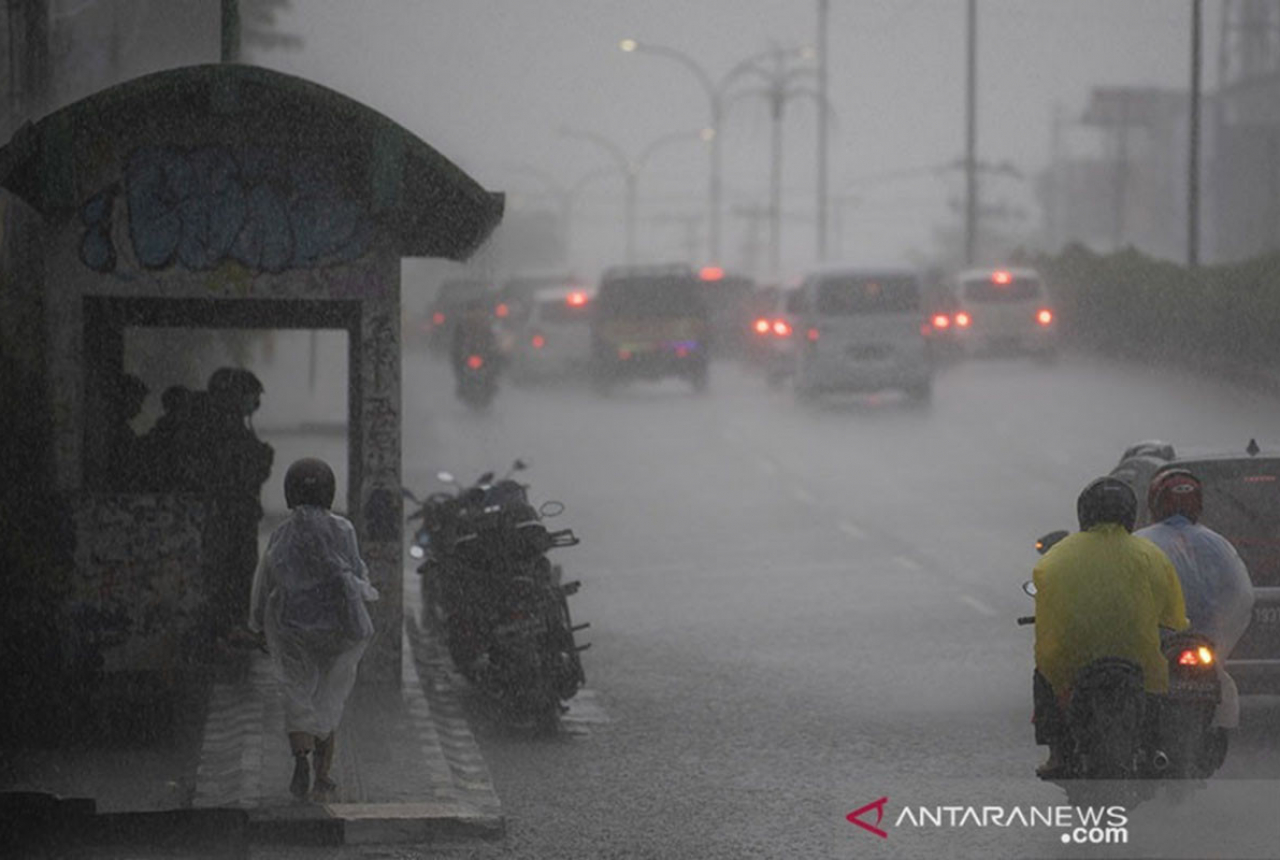 Waspada, Potensi Hujan Lebat Disertai Petir Merata di Yogyakarta - GenPI.co JOGJA