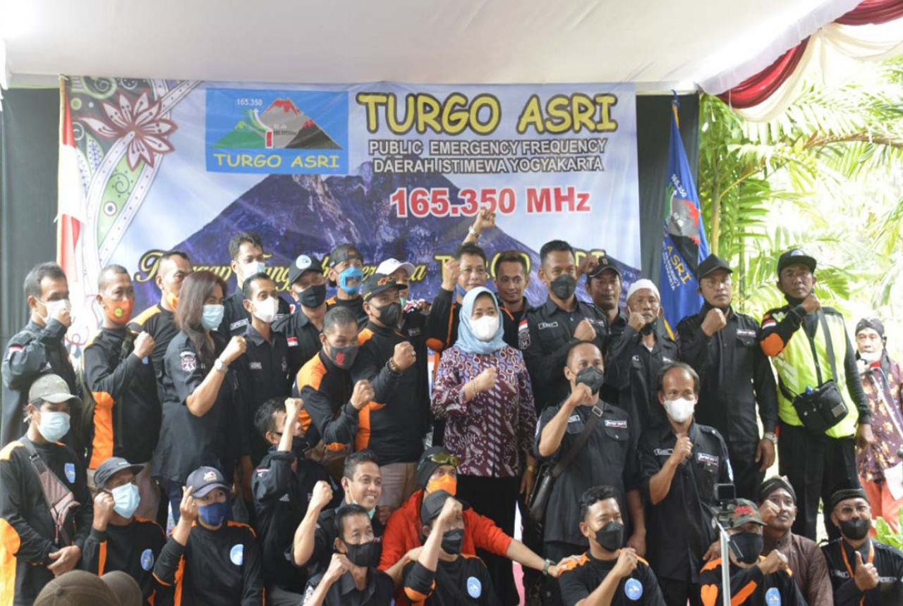 Komunitas Relawan di Lereng Merapi Terkendala Alat Komunikasi - GenPI.co JOGJA
