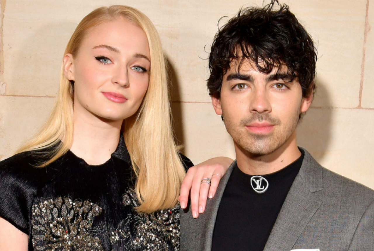 Deretan Foto Cantik Sophie Turner Yang Bikin Joe Jonas Demam