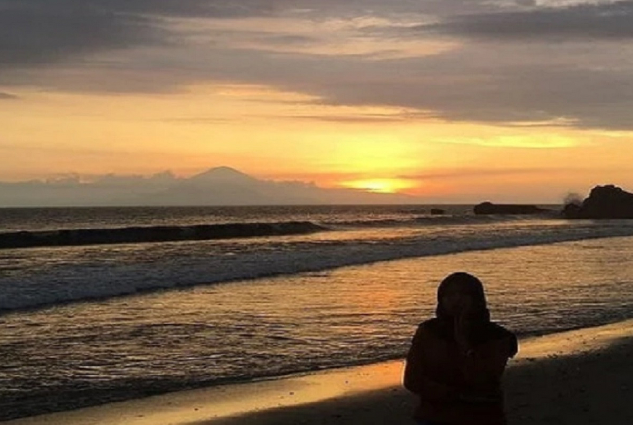 Jangan Lewatkan Keindahan Sunset di Pantai Coco Beach - GenPI.co NTB