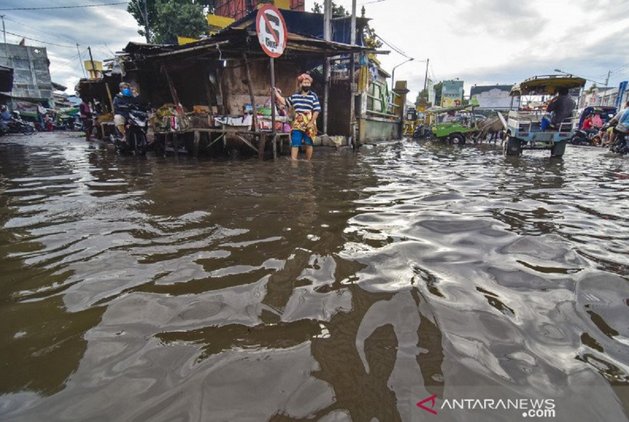 Air Laut Naik, Tanjung Karang Sekarbela Terendam Banjir - GenPI.co NTB