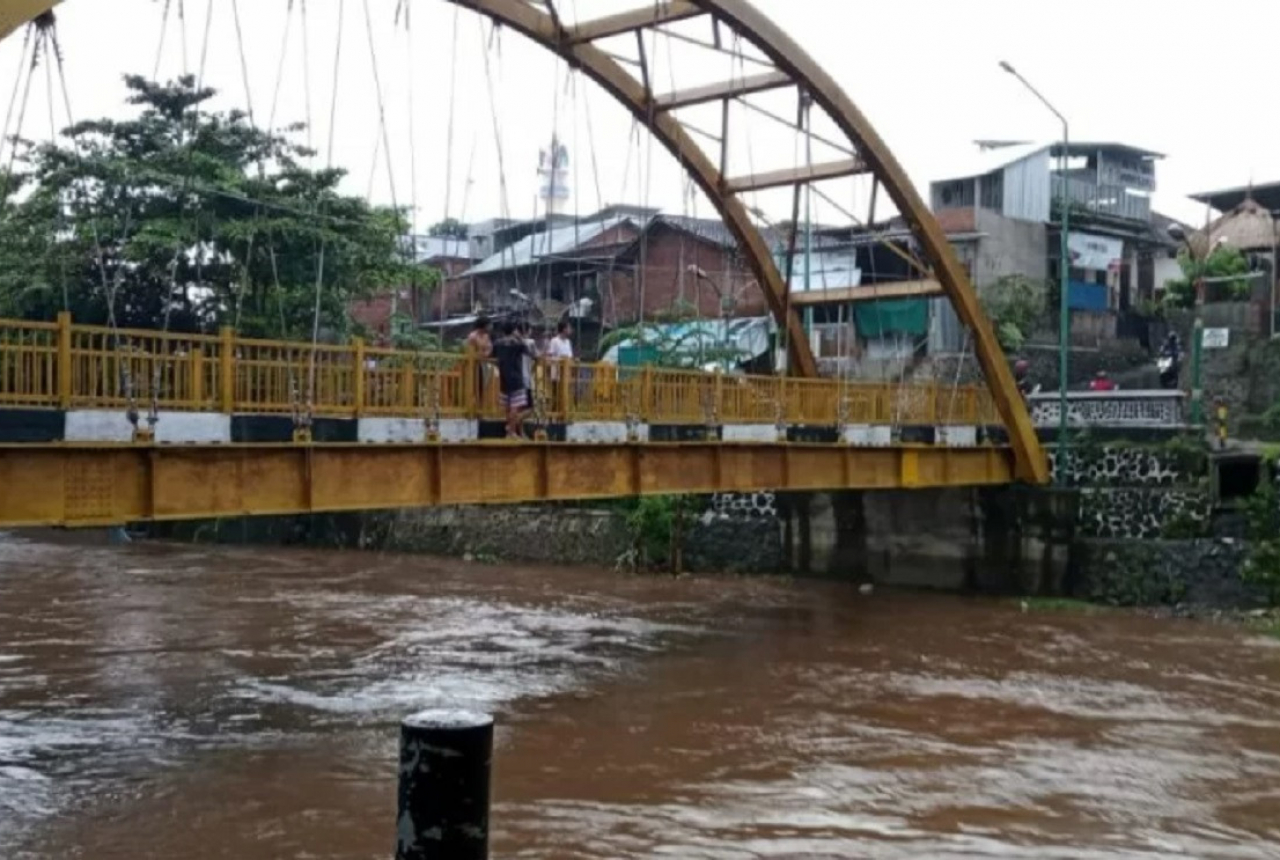 BPBD Mataram Imbau Warga Waspada Debit Air Sungai - GenPI.co NTB