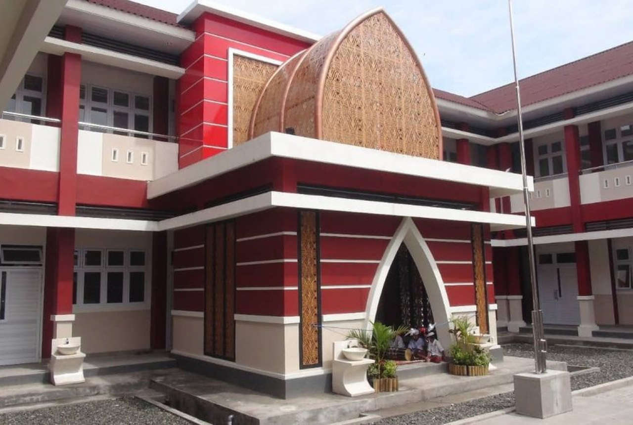 Bupati Lobar Serahkan Gedung Baru untuk Lima Sekolah - GenPI.co NTB