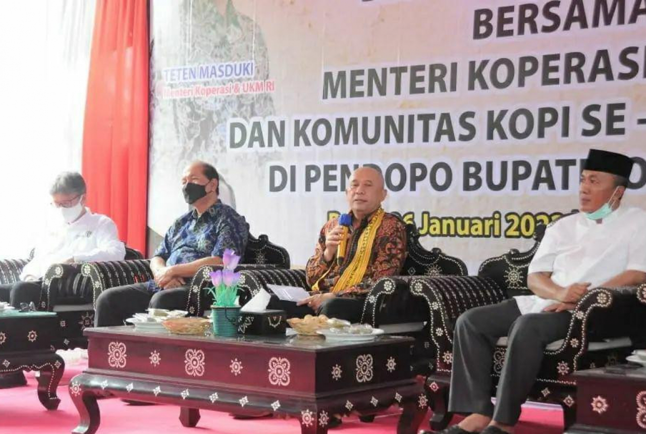 Menteri Teten dan Bupati Fauzan Membahas Kopi - GenPI.co NTB
