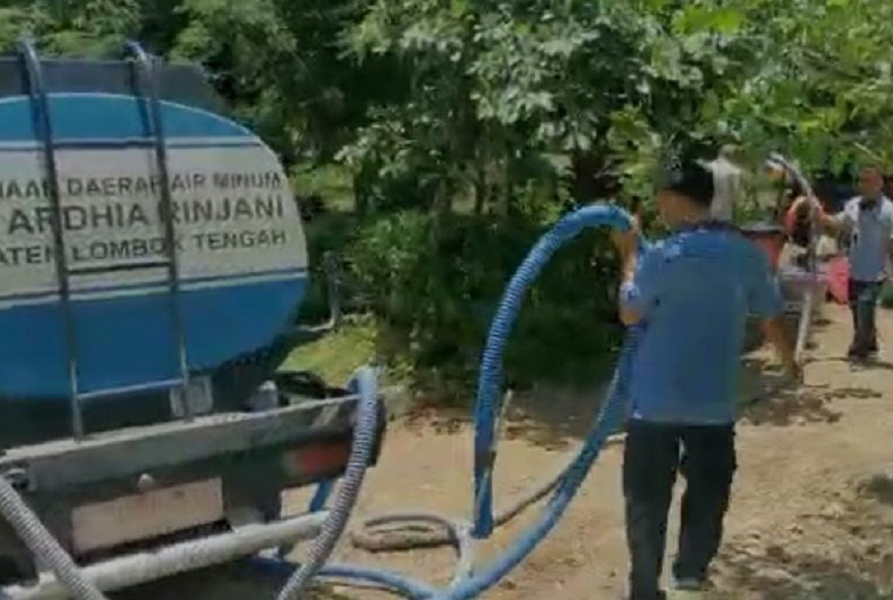PDAM Suplai Air Bersih ke Desa Prabu Lombok Tengah - GenPI.co NTB