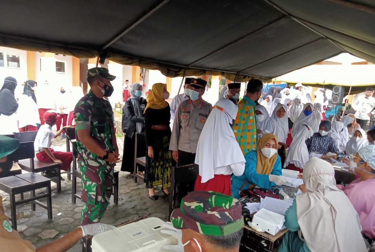 KSAD Dudung Pantau Vaksinasi Anak di Loteng - GenPI.co NTB