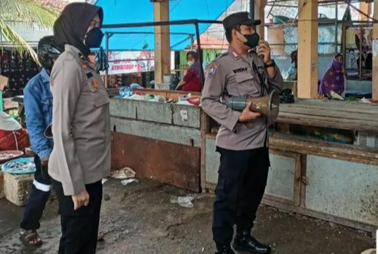 Cegah Covid-19, Polres Sumbawa Datangi Pasar dan Terminal - GenPI.co NTB