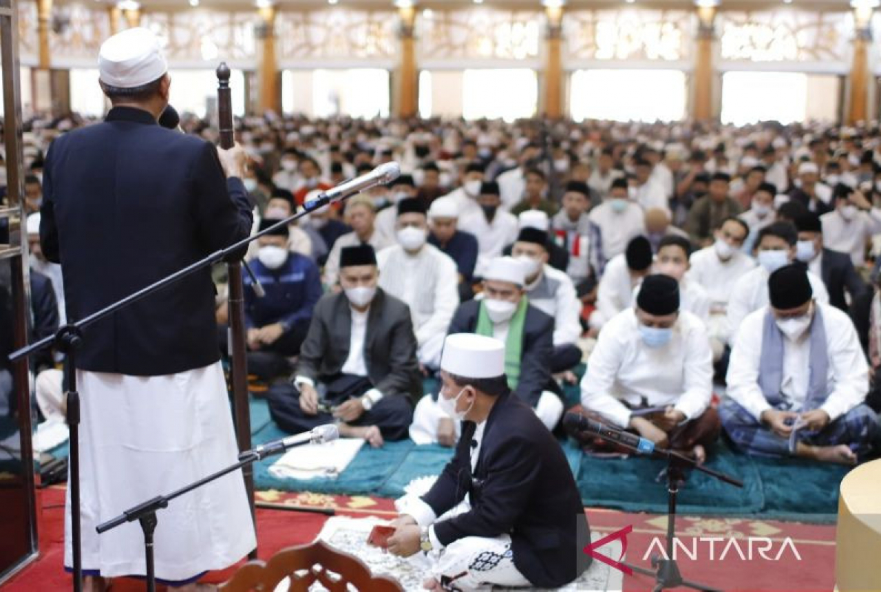 Gubernur NTB Salat Idul Fitri di Masjid Hubbul Wathan - GenPI.co NTB