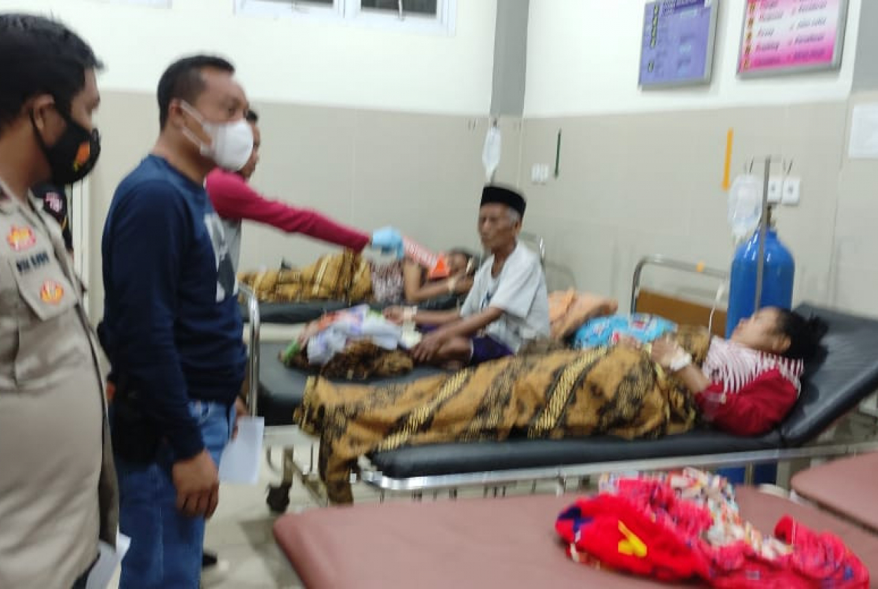 Polres Loteng Selidiki Puluhan Warga yang Keracunan Nasi Bungkus - GenPI.co NTB