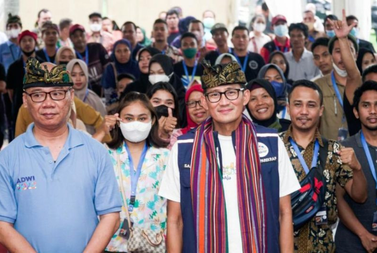 Menteri Sandi Minta Masyarakat Terlibat Dukung Desa Wisata - GenPI.co NTB
