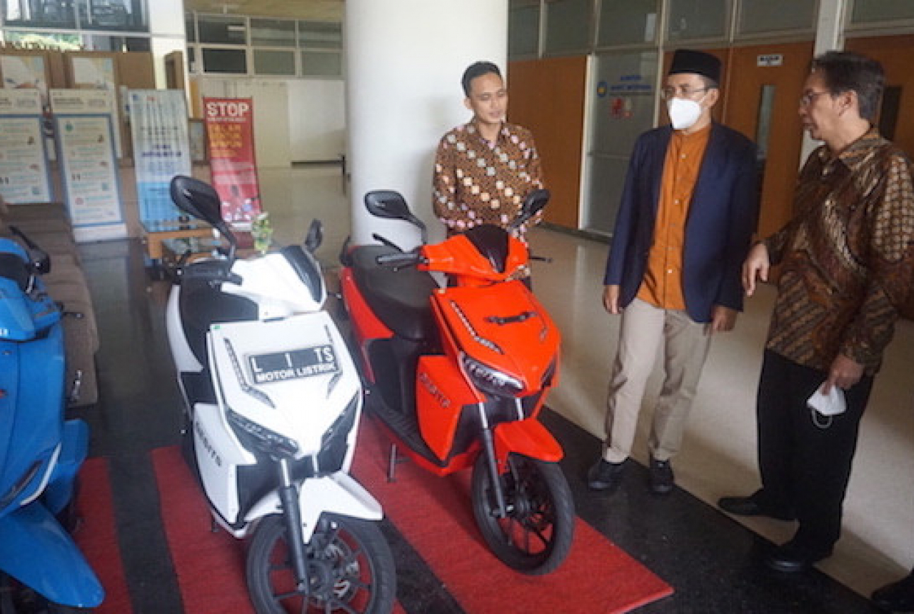 TGB Apresiasi Motor Listrik Gesits Hasil Penelitian ITS Surabaya - GenPI.co NTB