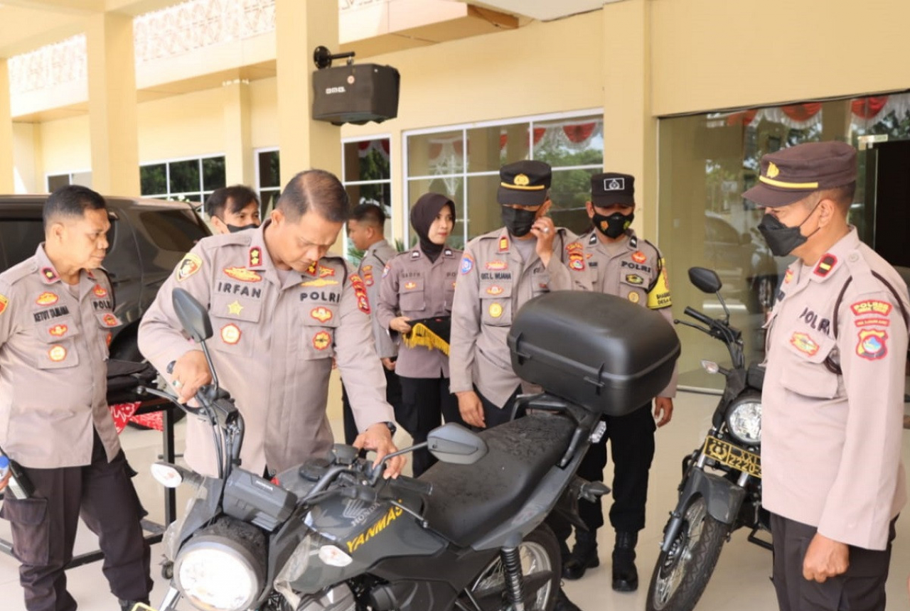 Bhabinkamtibmas Lombok Tengah Terima 6 Motor Patroli - GenPI.co NTB