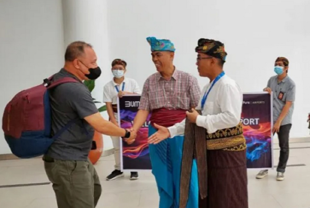 Penumpang Bandara Lombok Tetap Wajib Vaksin Booster - GenPI.co NTB