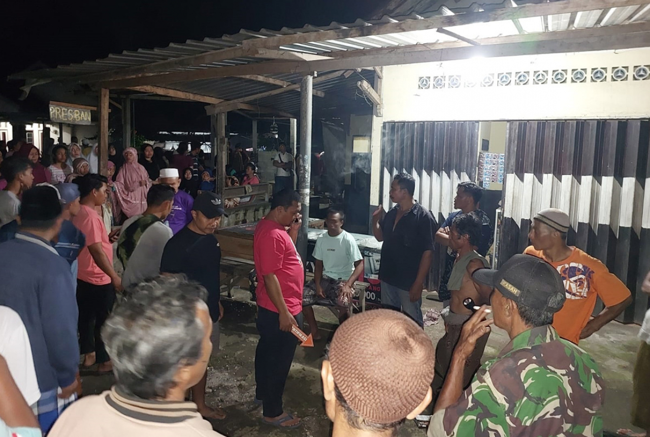 Kencingi Rumah Tetangga, Warga Lombok Tengah Dibacok Sampai Usus Keluar - GenPI.co NTB
