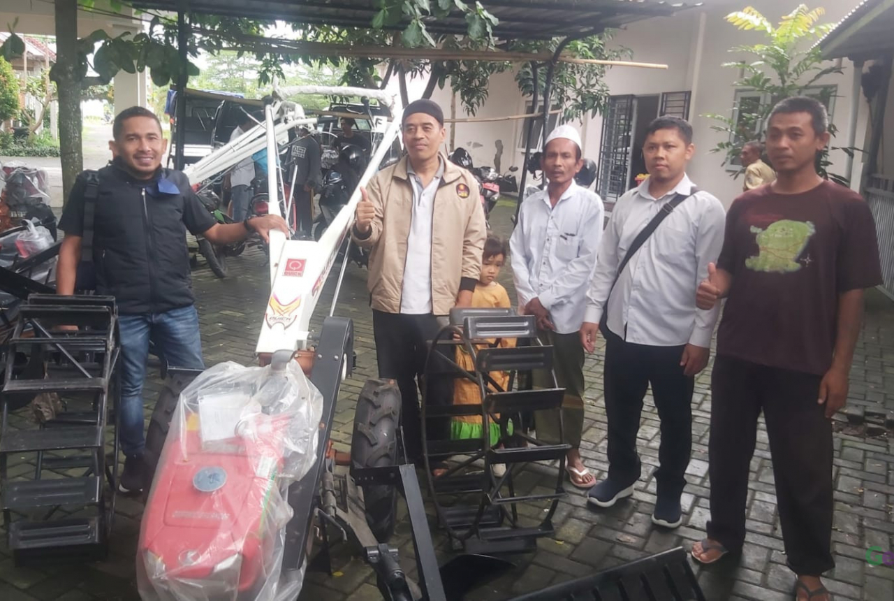 Dukung Petani, HBK Berikan Traktor - GenPI.co NTB
