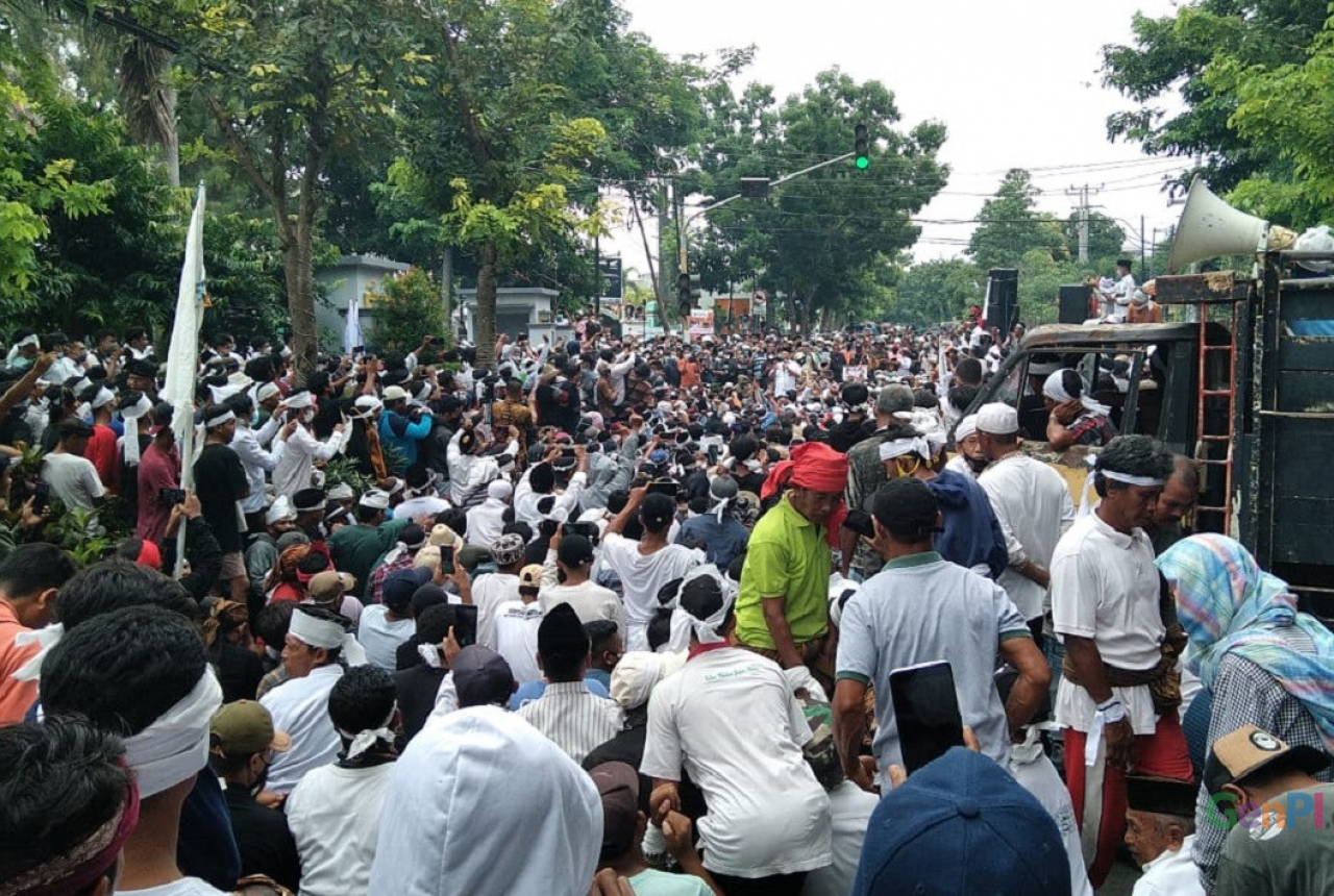 Puluhan Ribu Warga Lombok Timur Gelar Aksi Protes Mizan - GenPI.co NTB
