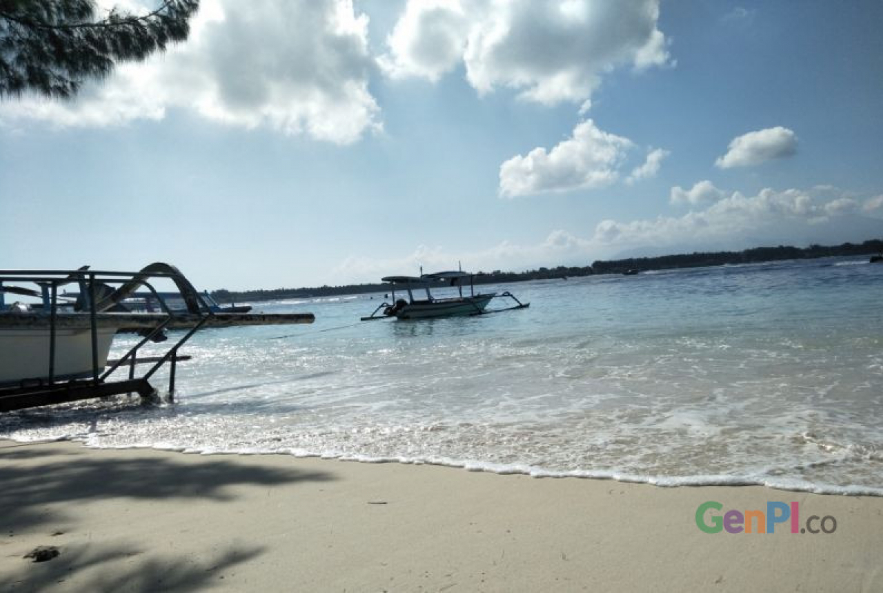 Jangan Melaut Dulu Ya, Ombak di Selat Lombok Cukup Tinggi - GenPI.co NTB