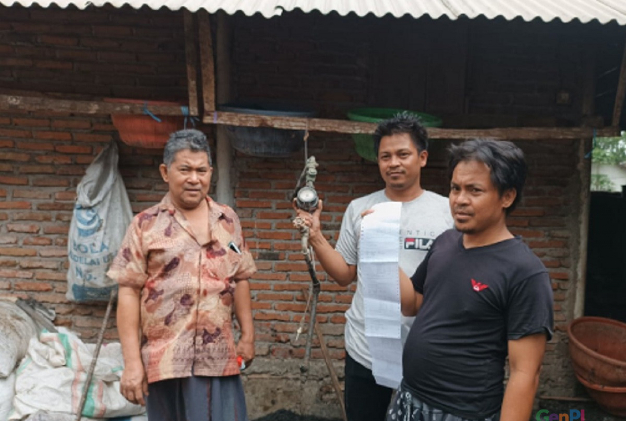 Warga Lombok Tengah Bongkar Kilometer PDAM, Karena Ini - GenPI.co NTB