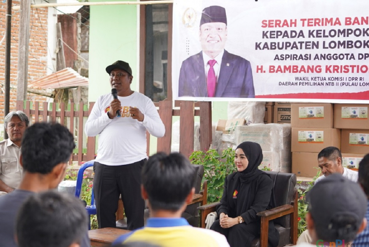HBK Serahkan Bantuan ke Petani Bawang Lombok Timur - GenPI.co NTB