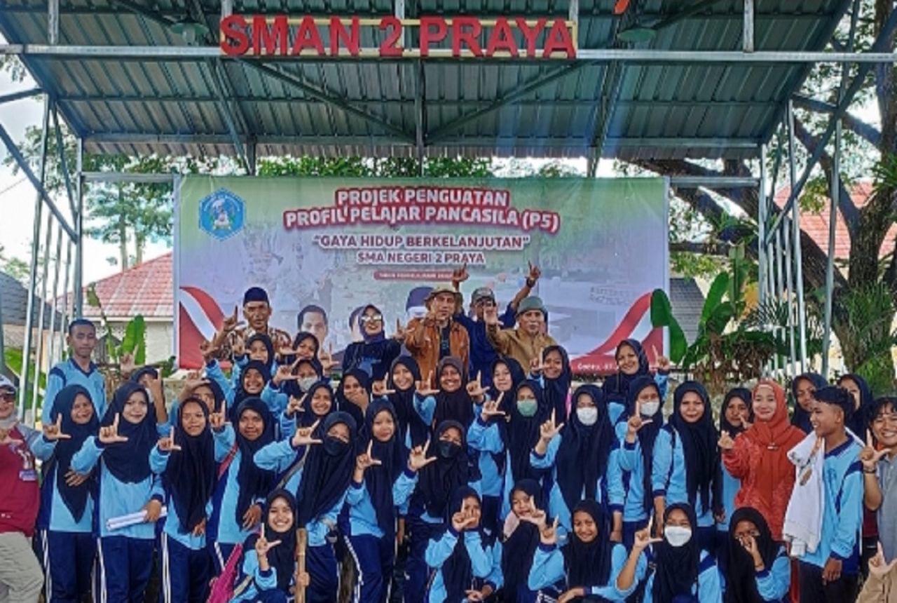 Gandeng Portir, SMAN 2 Praya Lombok Tengah Lakukan Ini - GenPI.co NTB