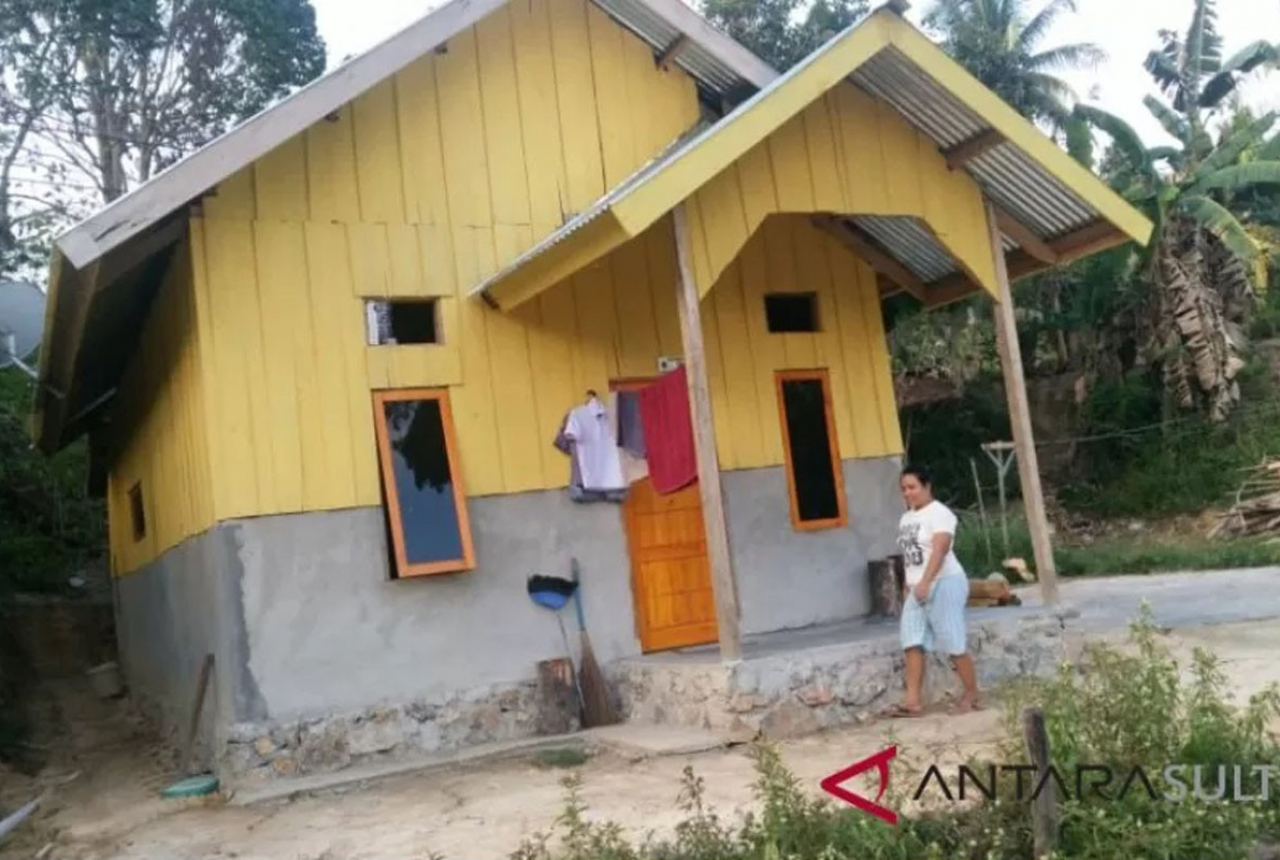 72 Rumah Warga Miskin Riau Dibedah, Biaya Rp 60 Juta per Unit - GenPI.co RIAU