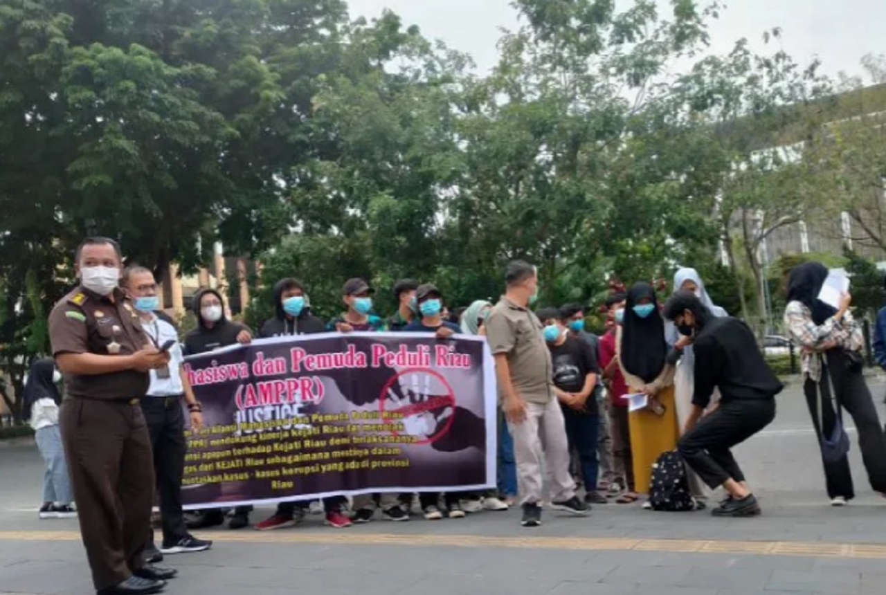 Mahasiswa Peduli Riau Dukung Kejati Usut Kasus Ini - GenPI.co RIAU