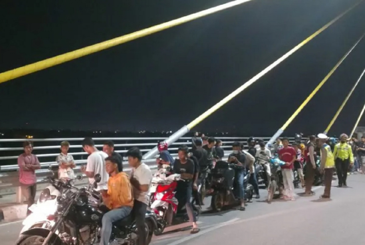 Ratusan Motor Terjaring Patroli di Jembatan Siak IV - GenPI.co RIAU