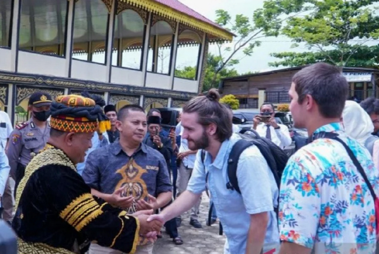 Mahasiswa Asal Amerika ke Kampar Belajar Budaya - GenPI.co RIAU