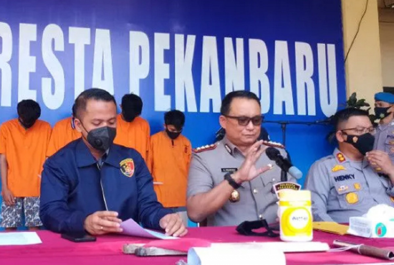 Keroyok Warga, Polisi Pekanbaru Tangkap 4 Remaja - GenPI.co RIAU