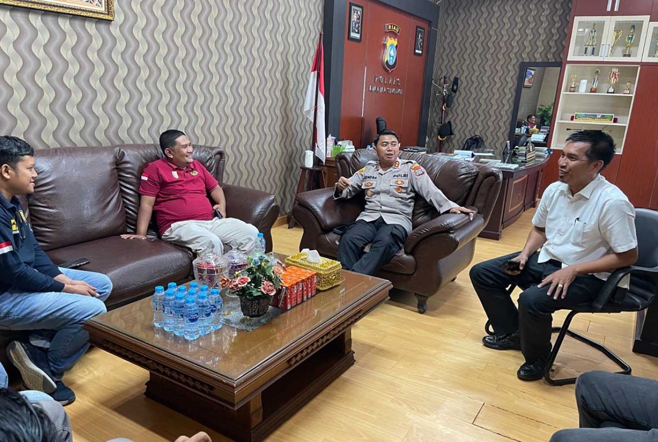 Polisi Amankan Anggota DPRD Kuansing saat Penggerebekan - GenPI.co RIAU