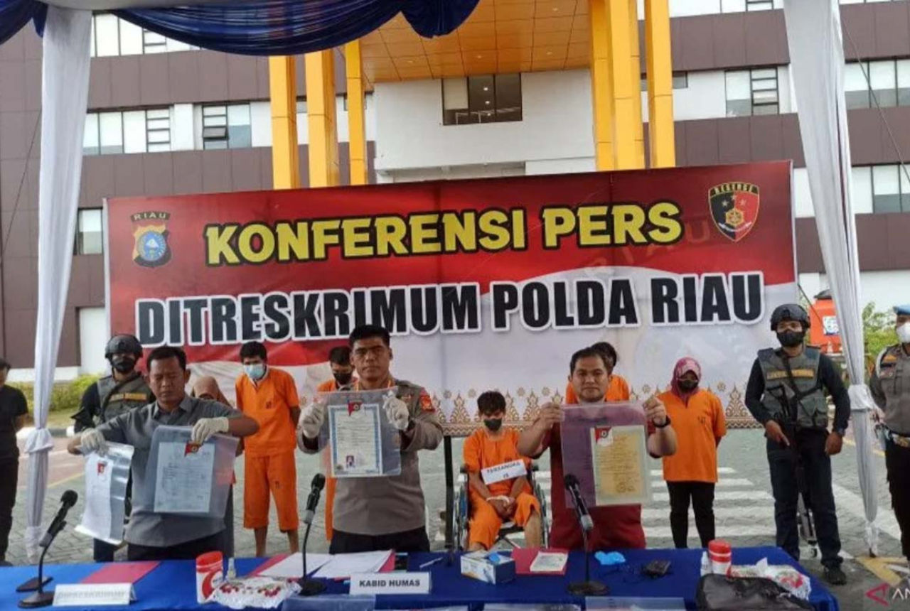 Berkas Dilimpahkan, Imam Mahdi Palsu di Riau Ubah Cara Salat - GenPI.co RIAU