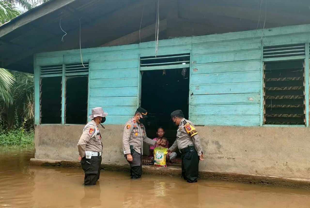 Kapolda Riau: Bencana Banjir Rob Sudah Terjang 3 Kabupaten - GenPI.co RIAU
