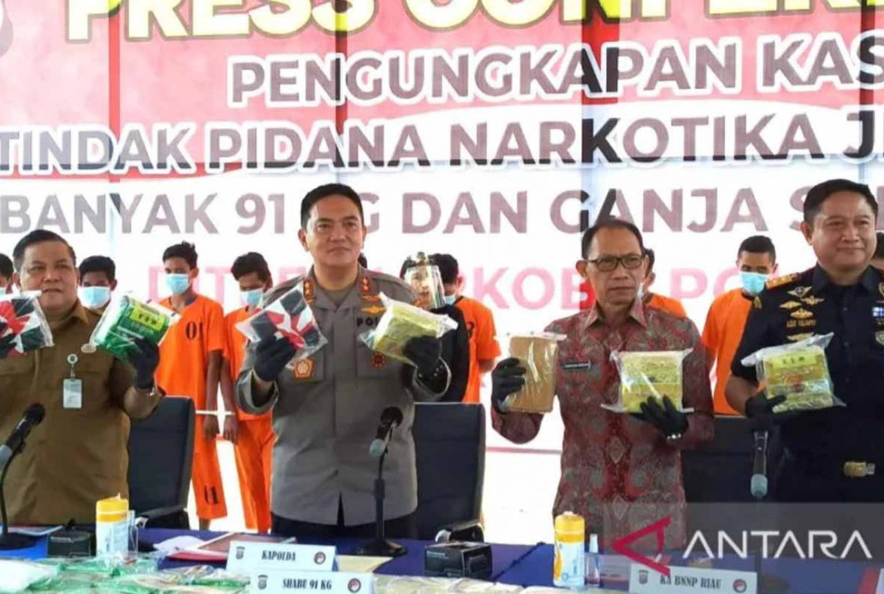 Hendak Diedarkan ke Riau, 91 Kilogram Sabu Berhasil Disita Polisi - GenPI.co RIAU