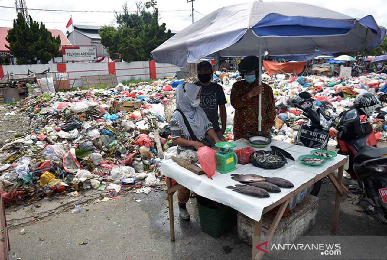 Sampah Menumpuk, Pekanbaru Tambah Anggaran Pengelolaan - GenPI.co RIAU